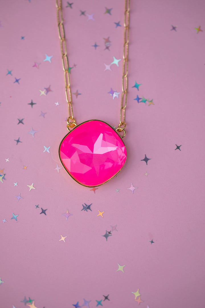 PRE-ORDER 3-5 WEEK WAIT 27mm Cushion Cut Paperclip chain Necklace gold setting (Electric Pink Twinkle)