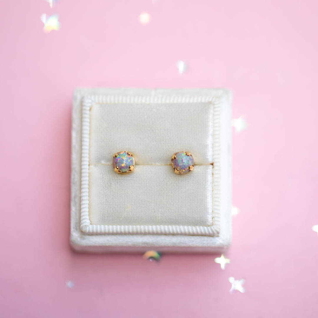 The Shell Mini Stud— 5mm (Sand Dune Opal)