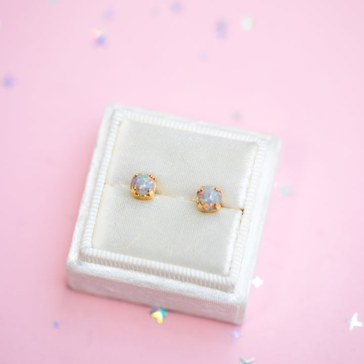The Shell Mini Stud— 5mm (Sand Dune Opal)