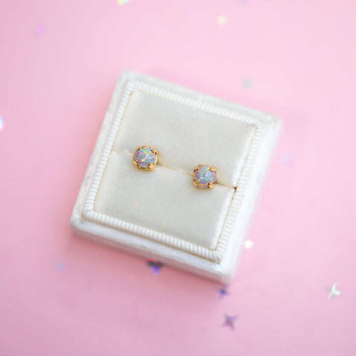 The Shell Mini Stud— 5mm (Sand Dune Opal)