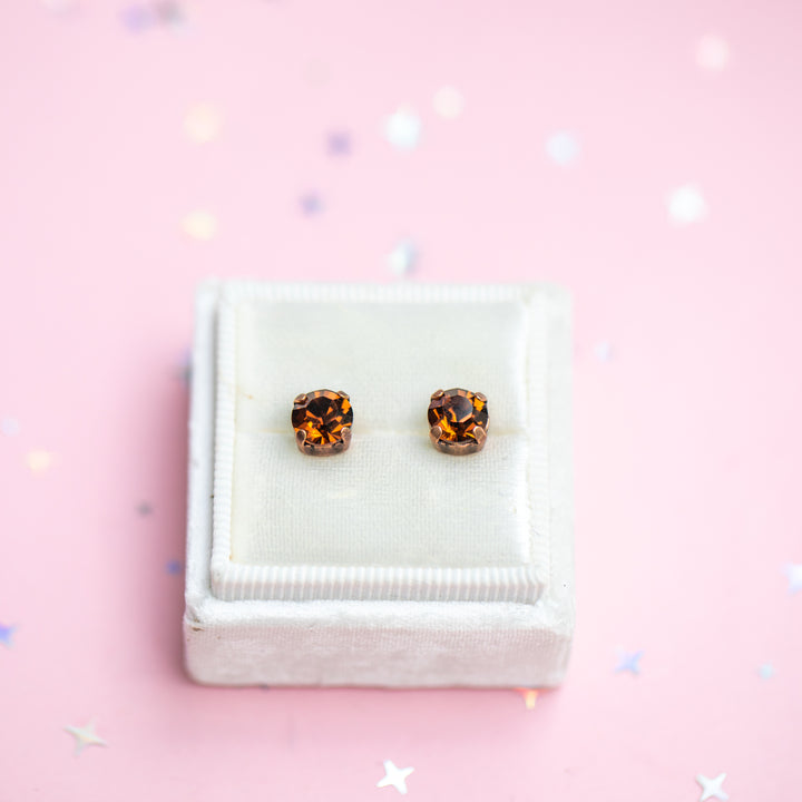 The Shell Petite Stud— 6mm (Smoked Topaz)