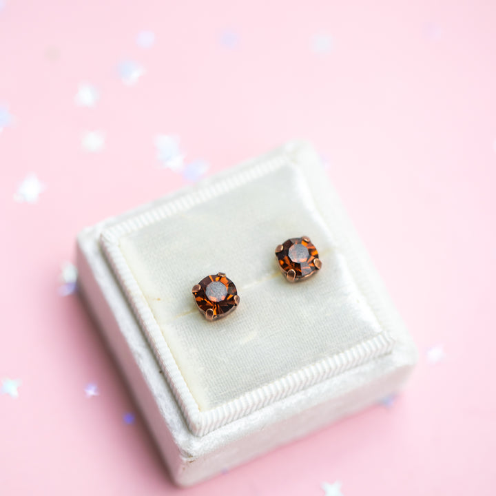 The Shell Petite Stud— 6mm (Smoked Topaz)