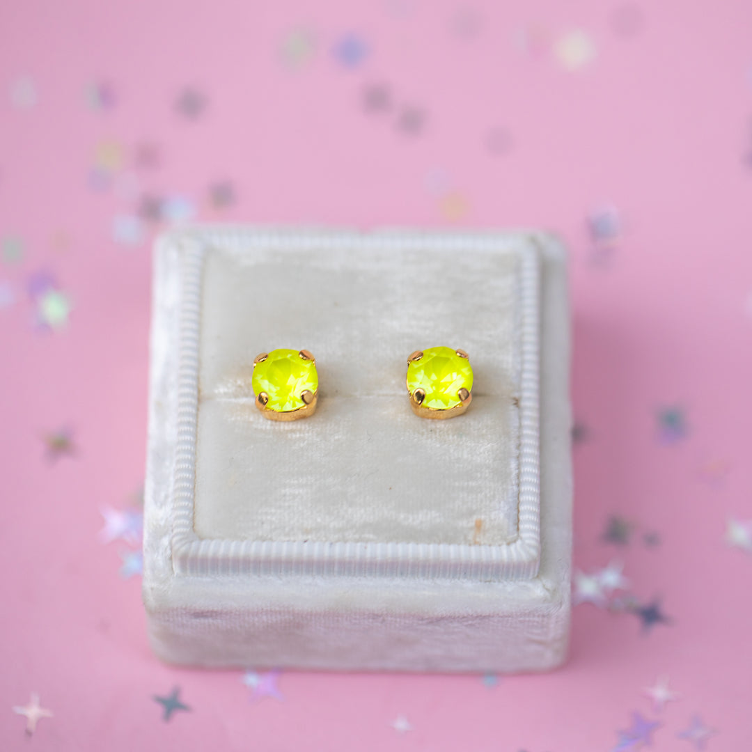 The Shell Petite Stud— 6mm (Electric Yellow Twinkle)