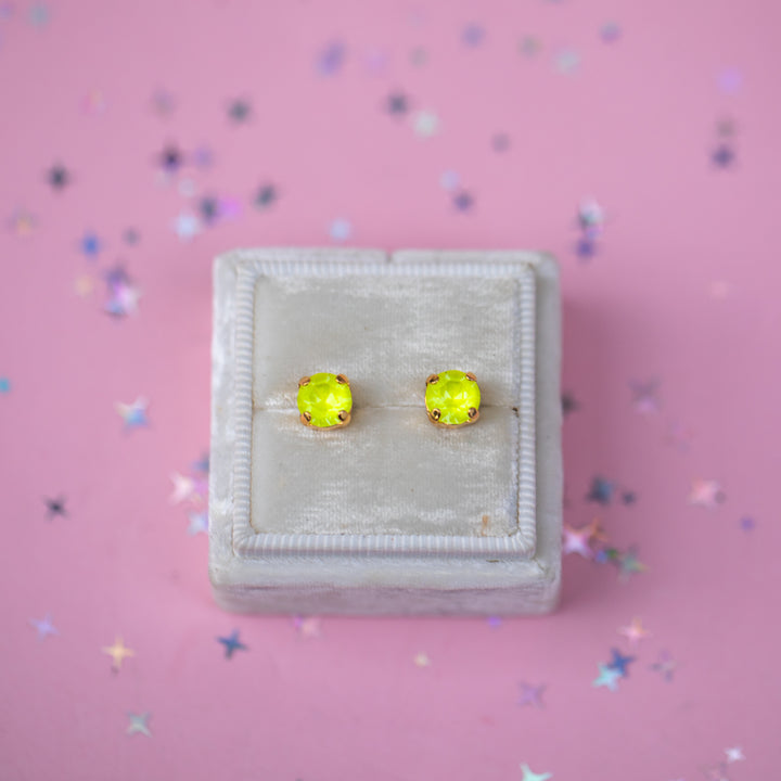 The Shell Petite Stud— 6mm (Electric Yellow Twinkle)