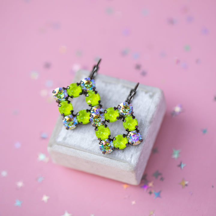 6mm Open Clover Leverback Drop Earrings (Electric Yellow Twinkle and Transmission)