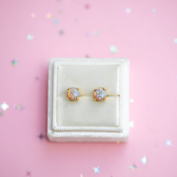 The Shell Petite Stud— 6mm (Sand Dune Opal)