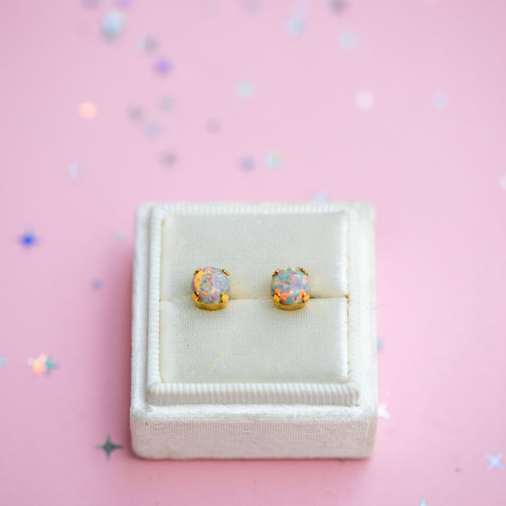 The Shell Petite Stud— 6mm (Sand Dune Opal)