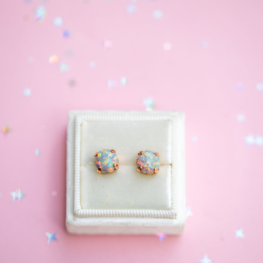 The Shell Signature Stud— Signature Fit 8mm (Sand Dune Opal)