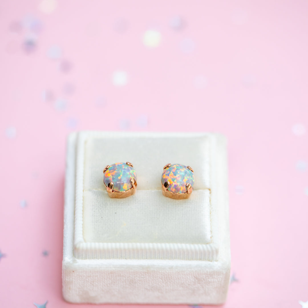 The Shell Signature Stud— Signature Fit 8mm (Sand Dune Opal)