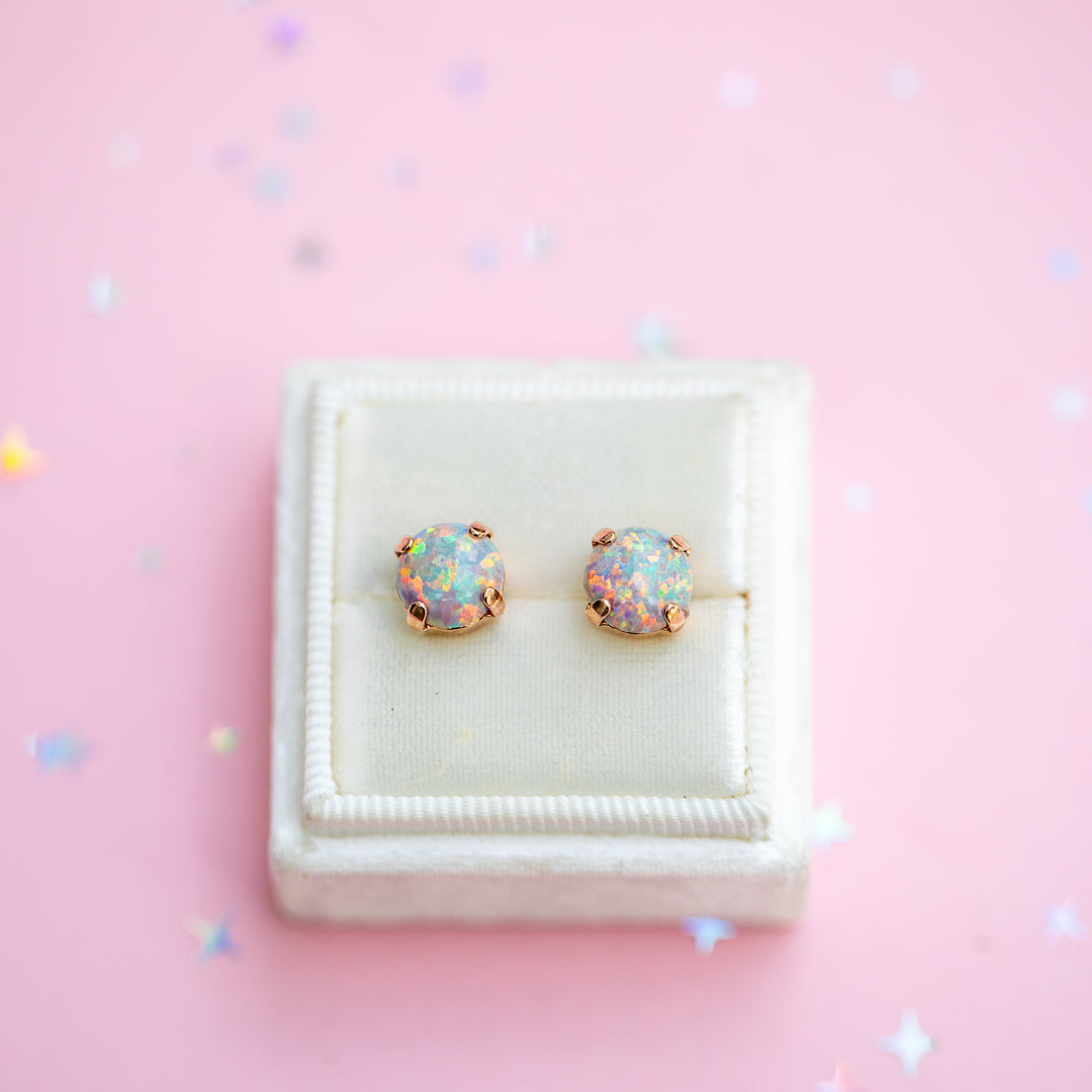 The Shell Signature Stud— Signature Fit 8mm (Sand Dune Opal)