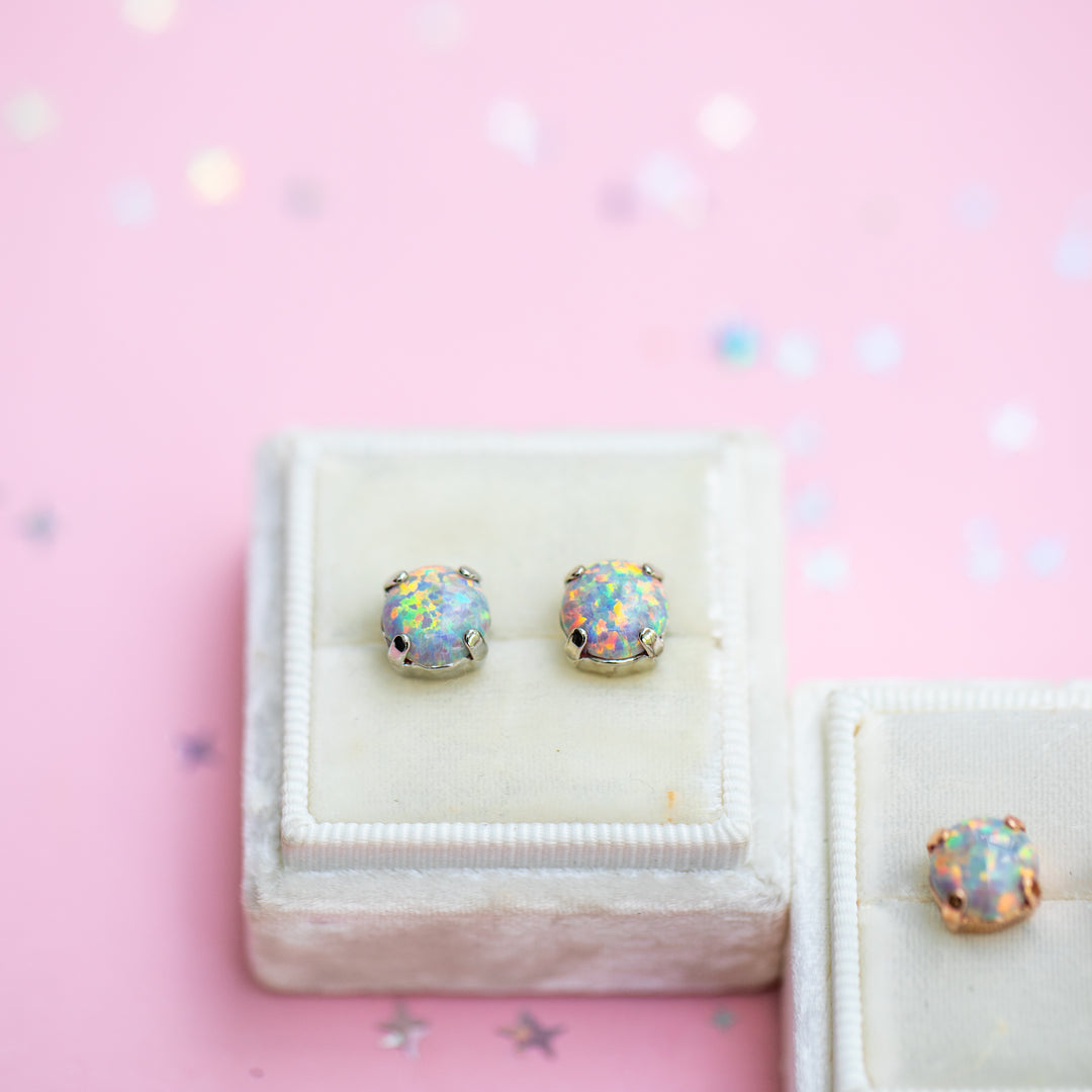 The Shell Signature Stud— Signature Fit 8mm (Sand Dune Opal)