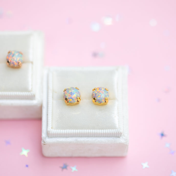 The Shell Signature Stud— Signature Fit 8mm (Sand Dune Opal)