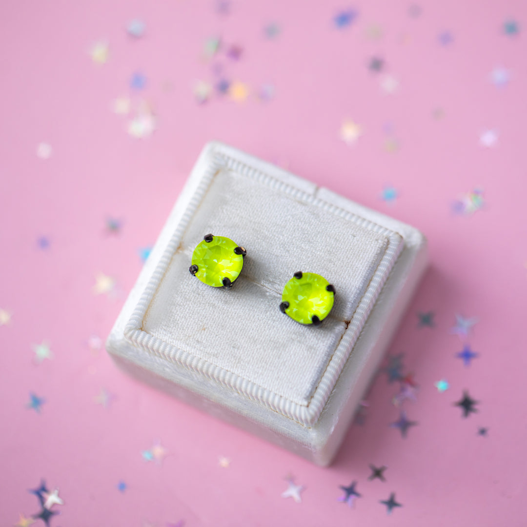 The Shell Signature Stud— Signature Fit 8mm (Electric Yellow Twinkle)