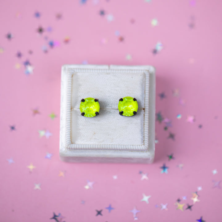 The Shell Signature Stud— Signature Fit 8mm (Electric Yellow Twinkle)