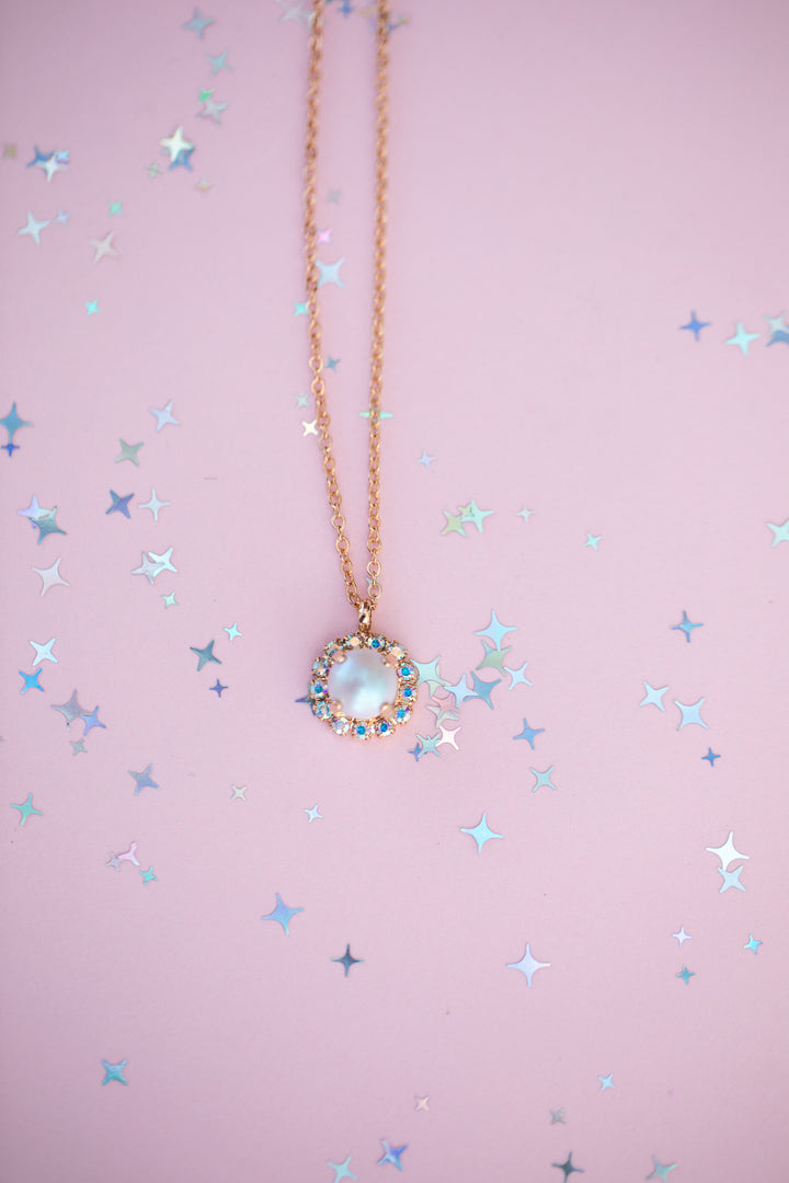 8mm Halo Dreamy Pink Pearl -Rose Gold setting