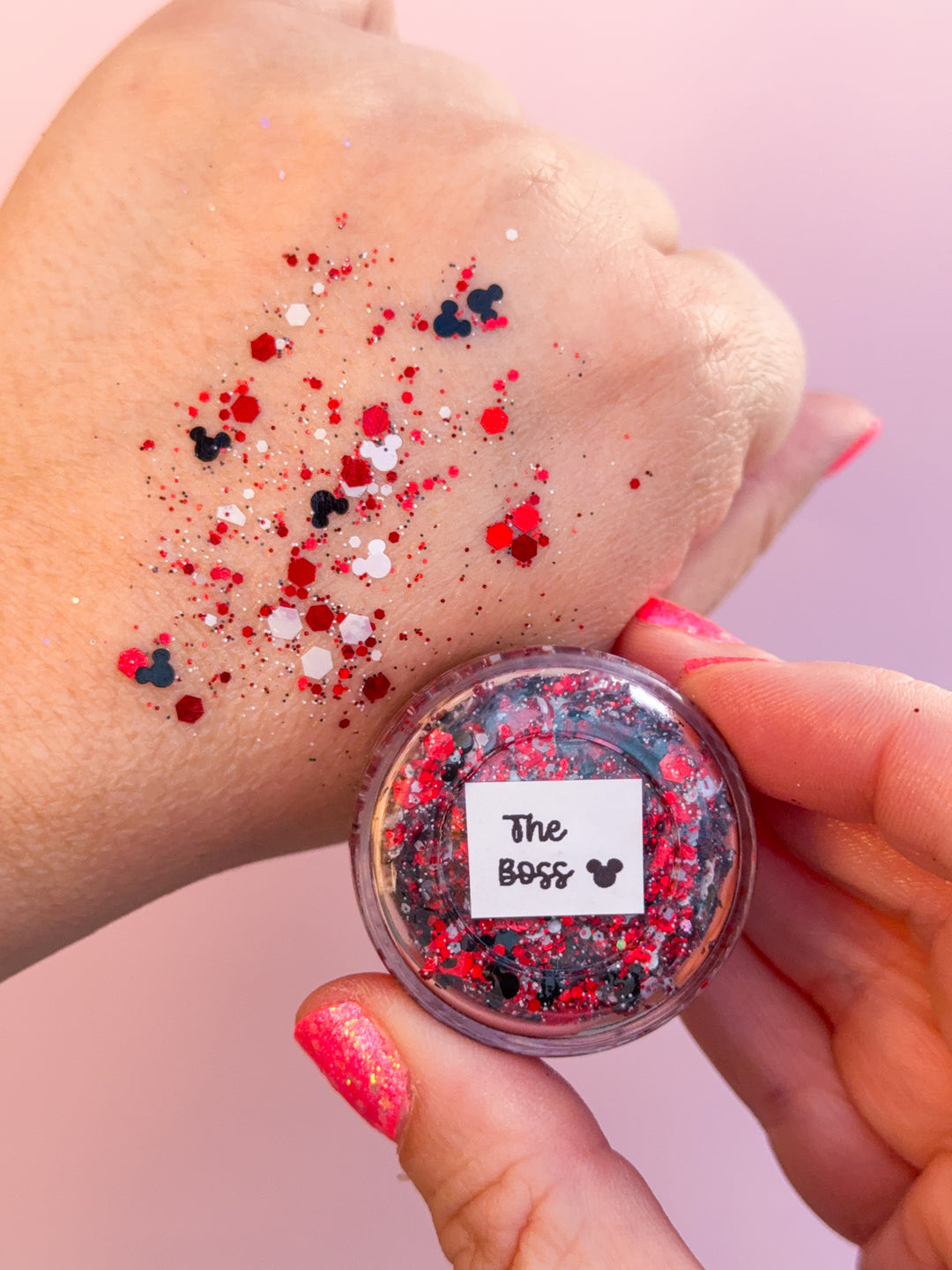 Body Glitter: The Boss with mouse shaped glitter