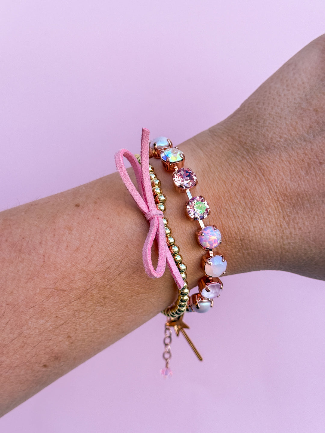 Suede Bow Stretch Beaded Bracelet - Choose setting Color (Pink Goes Good with Green)
