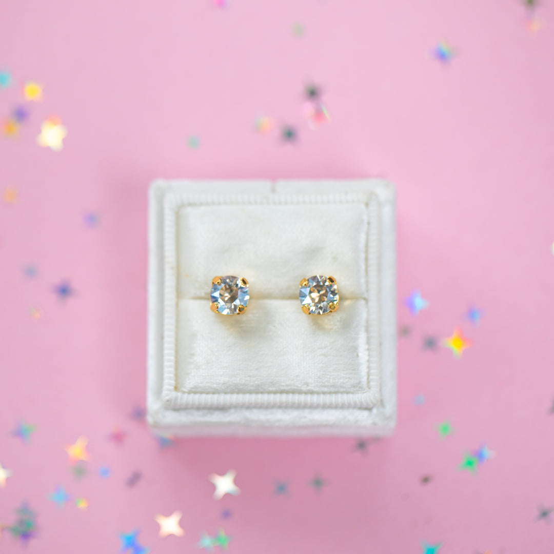 The Shell Petite Stud— 6mm (Moonlight)