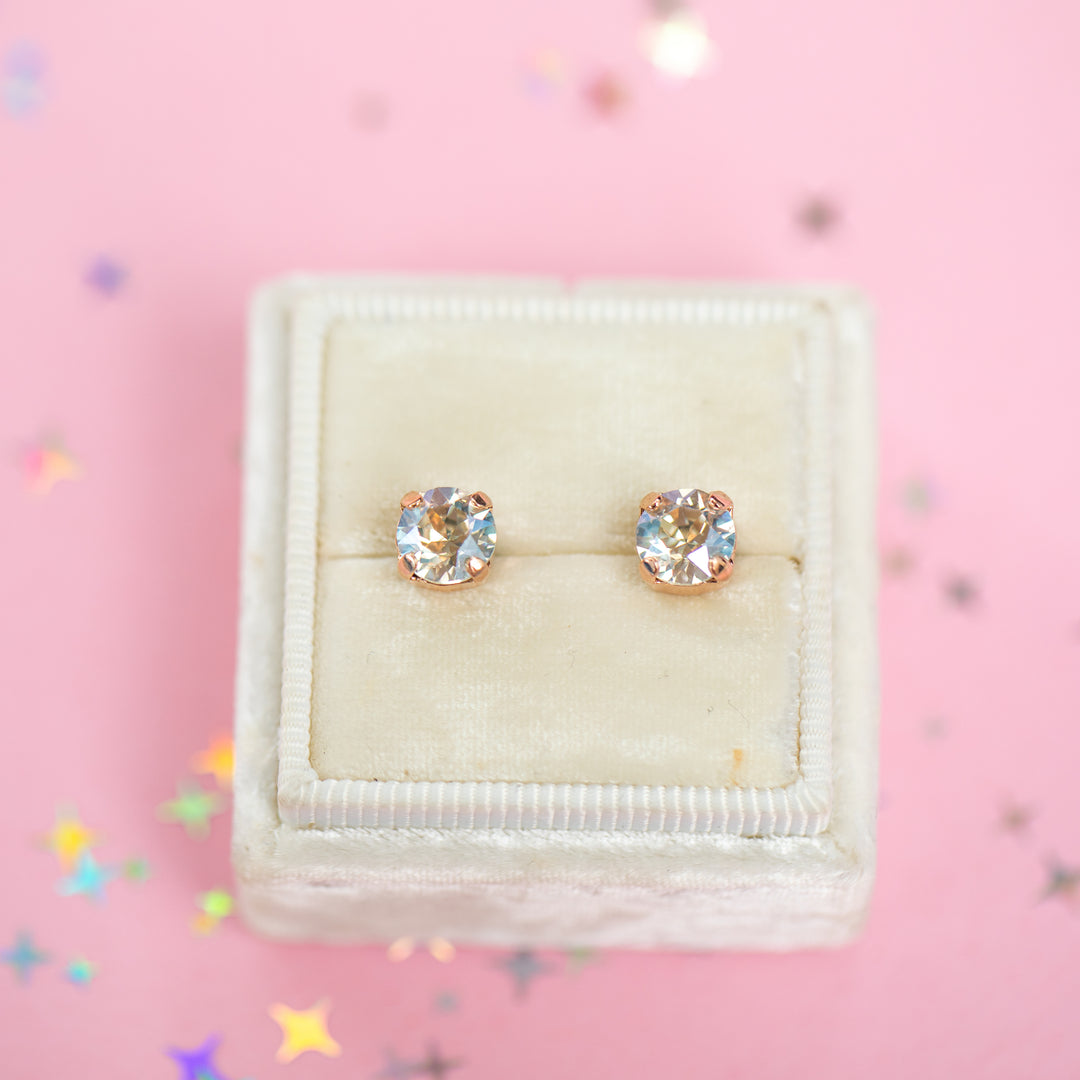 The Shell Petite Stud— 6mm (Moonlight)