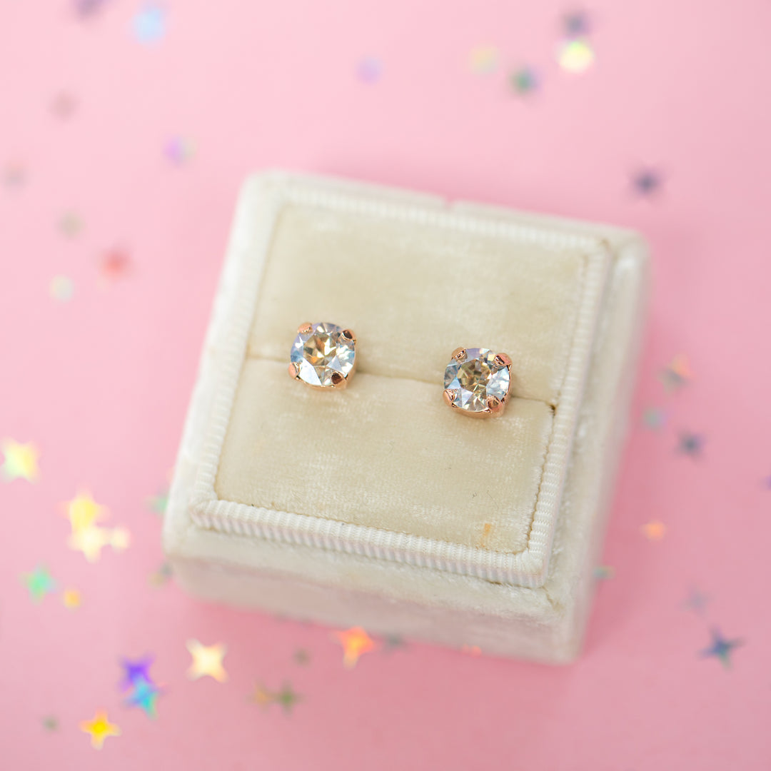 The Shell Petite Stud— 6mm (Moonlight)
