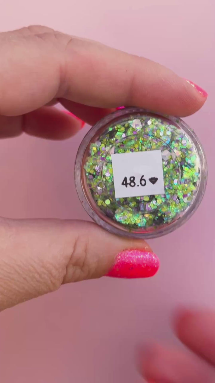 video of body glitter in a jar